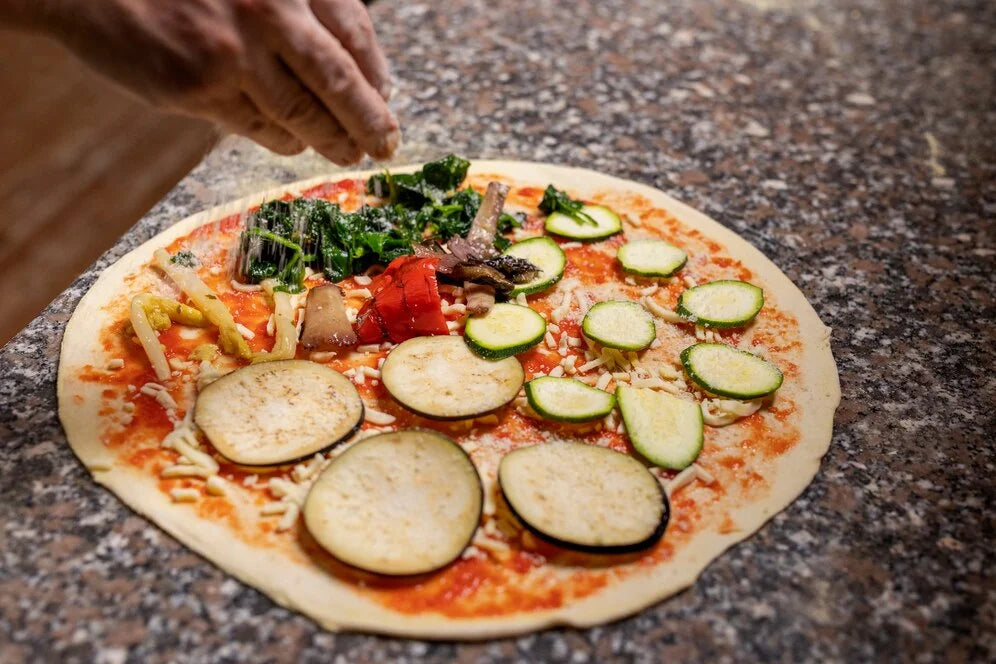 Pizza healthy et protéinée : la recette fit pour se faire plaisir sans culpabiliser