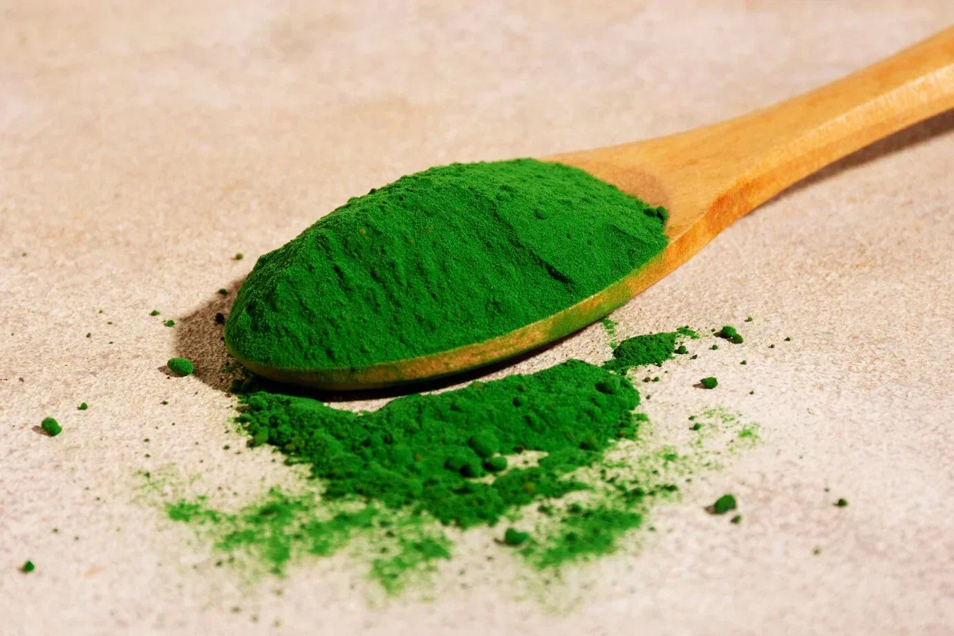 Pourquoi la spiruline est l'un des super-aliments les plus puissants pour les sportifs ?